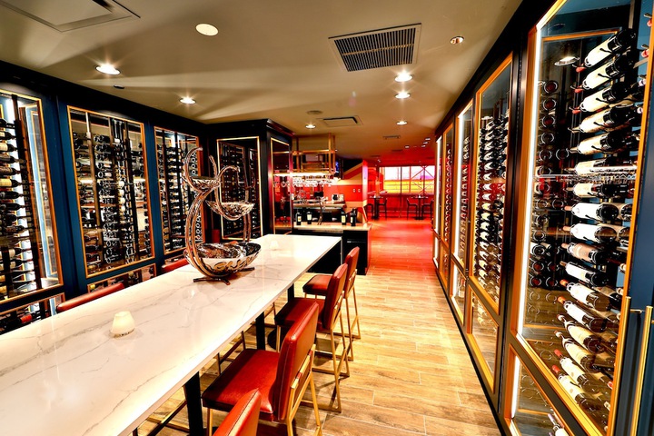 Dining 90 of 121