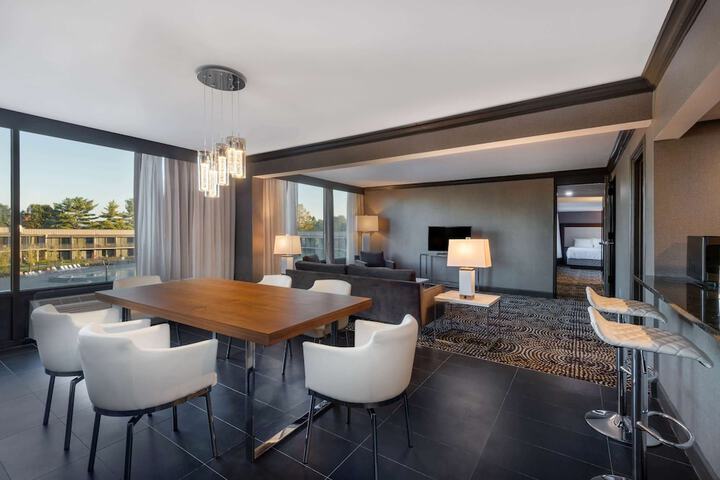 Room 46 of 104