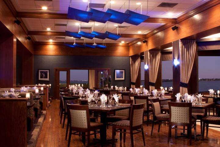 Dining 76 of 91