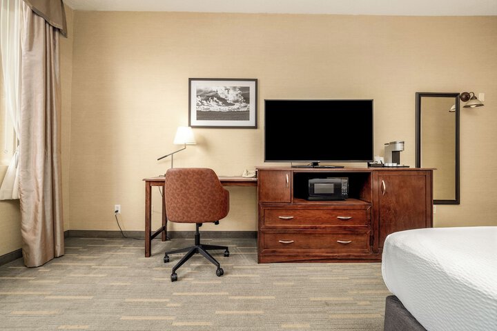 Room 76 of 200