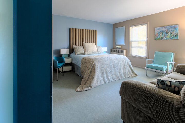 Room 32 of 168