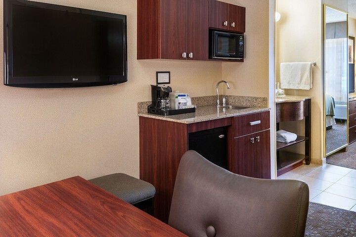 Room 12 of 27