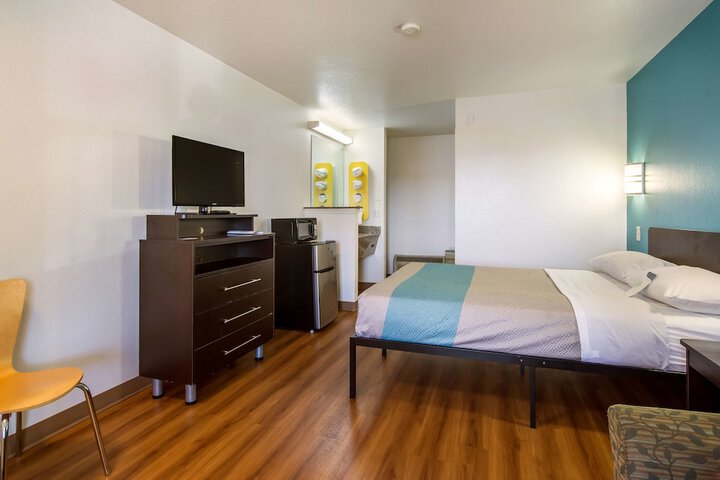 Room 28 of 30