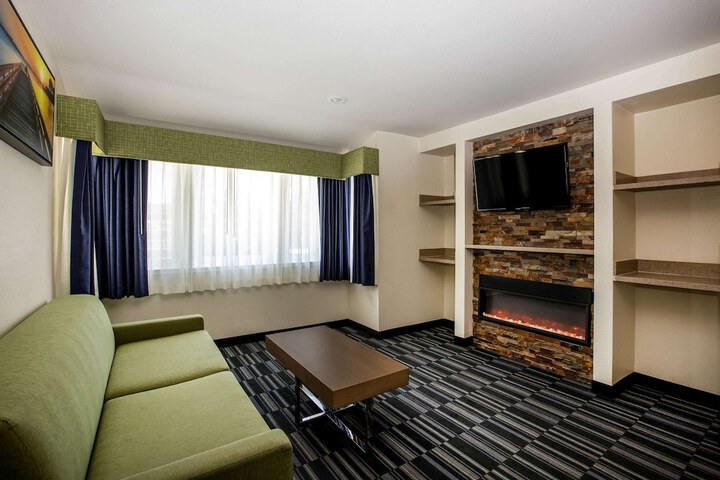 Room 42 of 52