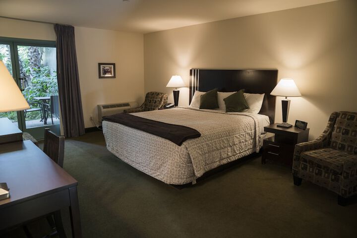 Room 30 of 44