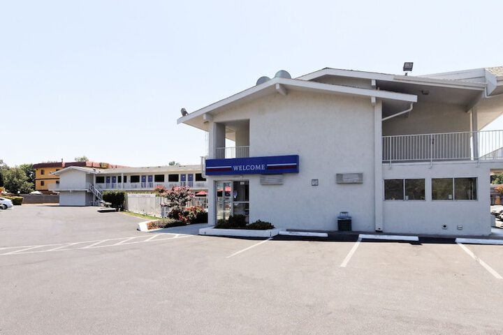Hotel 2 of 25