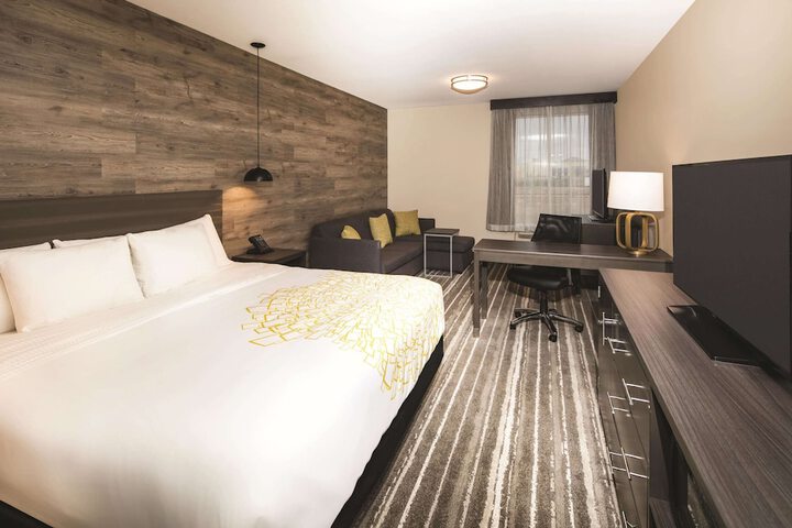 Room 16 of 34