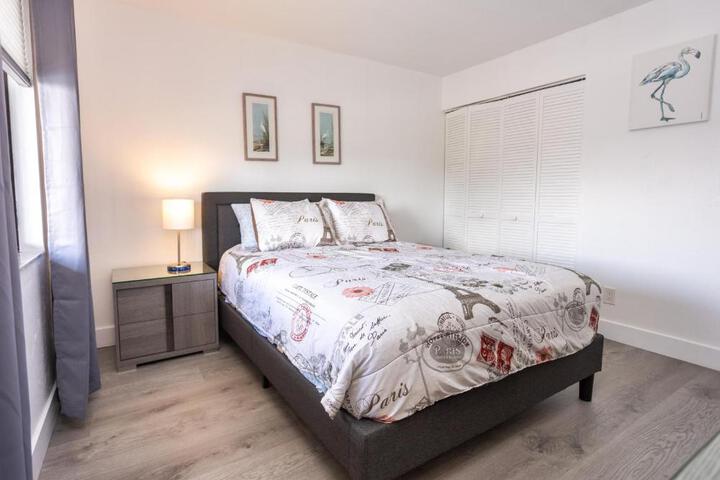 Bass & Sun Condominium 2 / 2 Bedroom