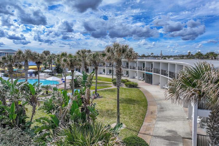 Seahorse Oceanfront Inn