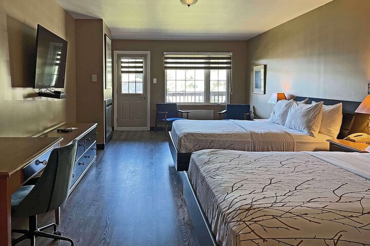 Room 26 of 82