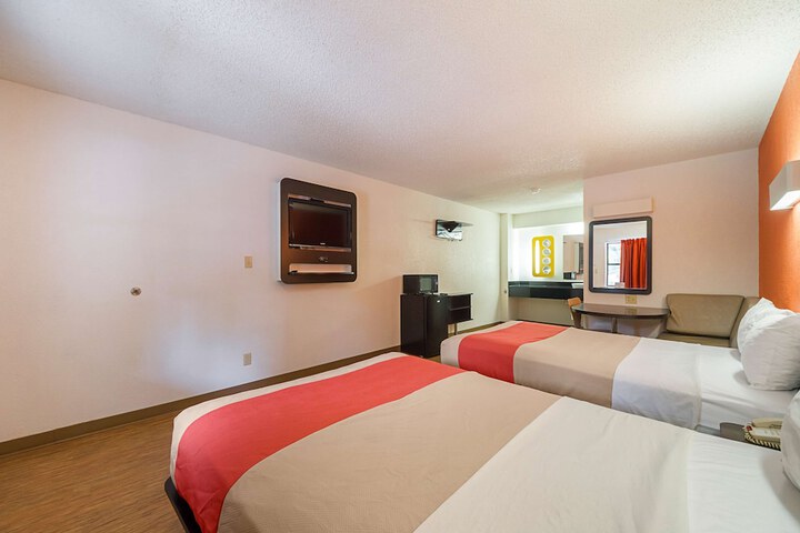 Room 19 of 46