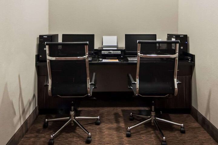 Business Center 55 of 63