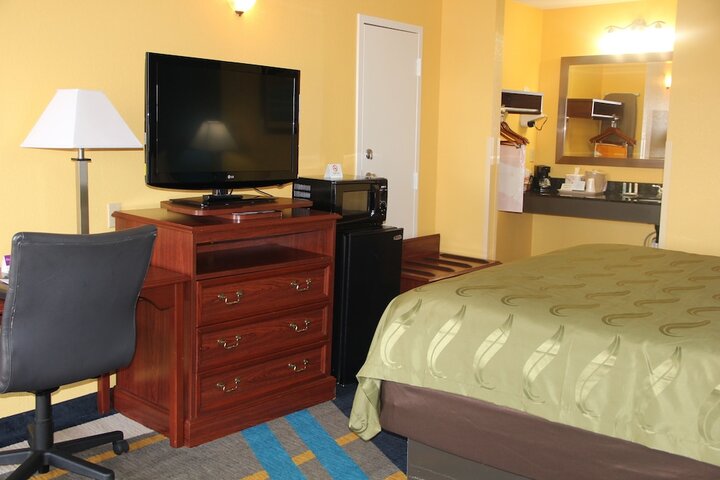 Room 12 of 27