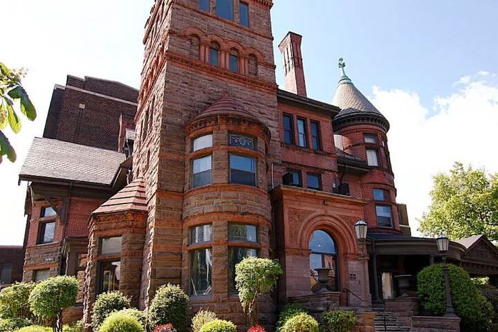 Staybridge Suites Hamilton Downtown by IHG