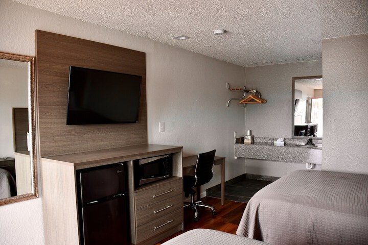 Room 21 of 36