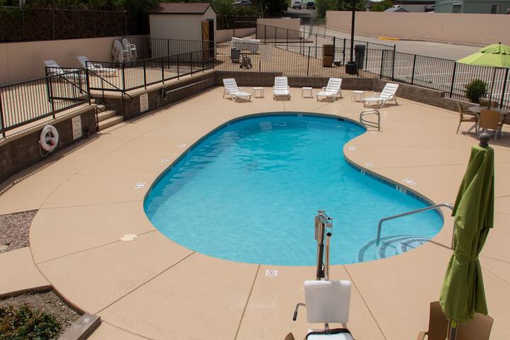 Pool 8 of 39