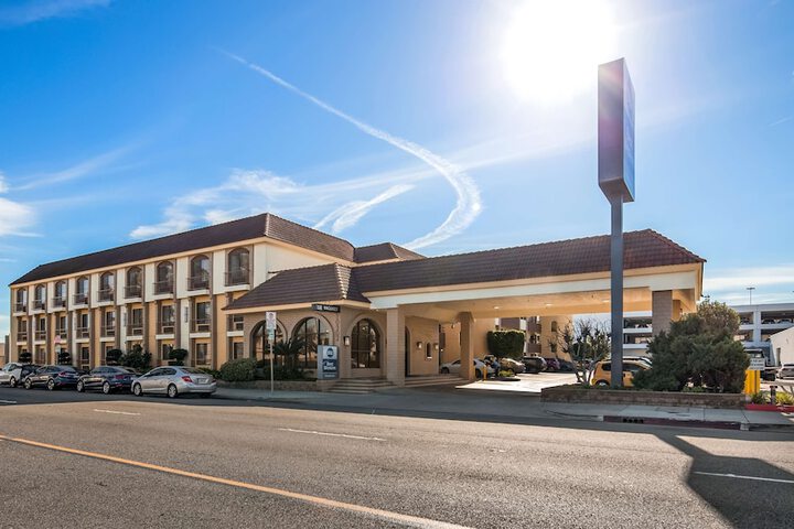 Hotel 3 of 37