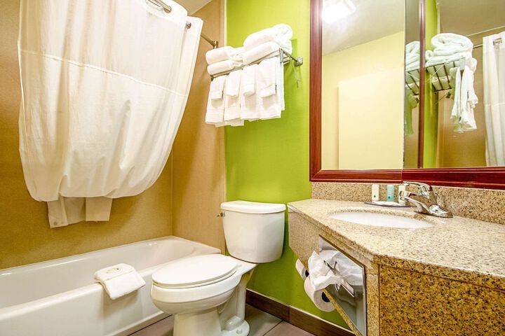 Room 32 of 45
