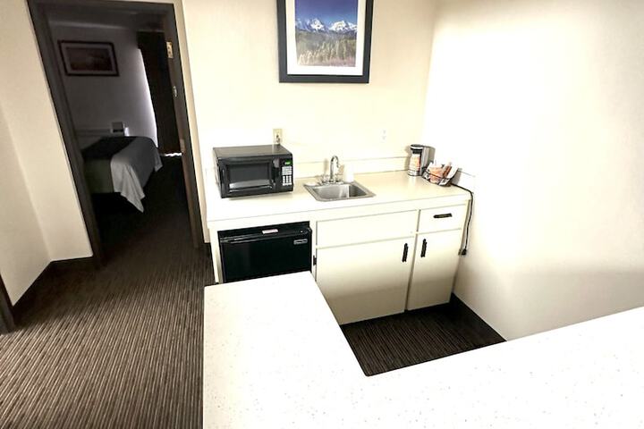 Lounge 147 of 163