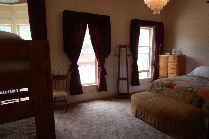 Room 8 of 24