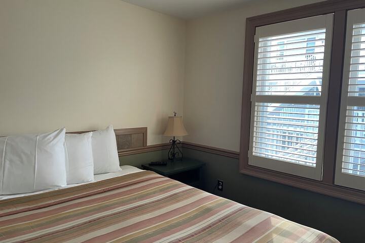 Room 54 of 185
