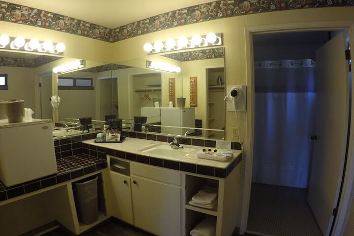Room 108 of 176