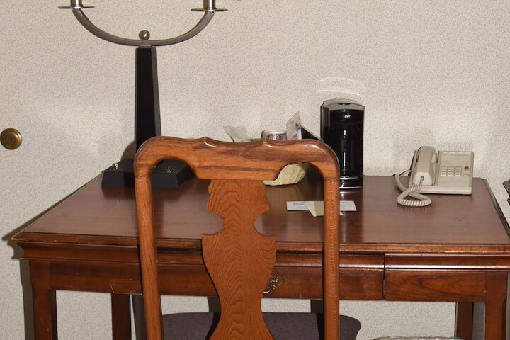 Room 9 of 34