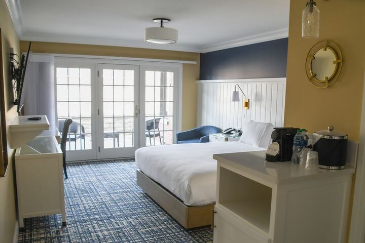 Room 50 of 68