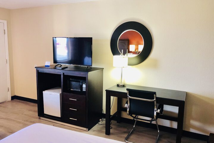 Room 12 of 27