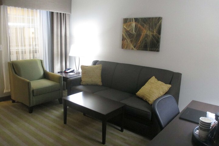 Room 10 of 27