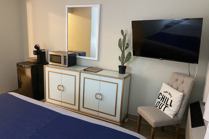 Room 7 of 30