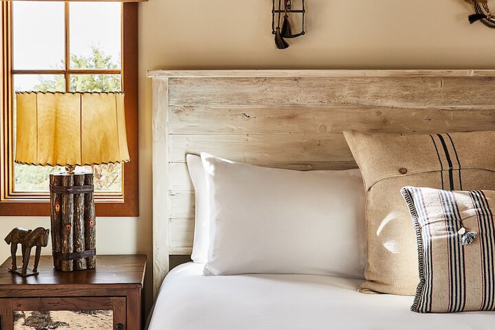 Bishops Lodge Auberge Collection