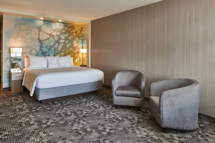 Room 12 of 28