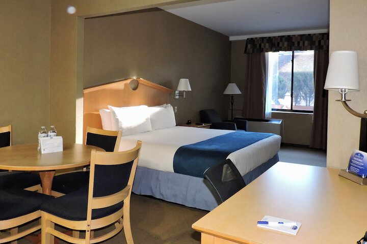 Room 12 of 30