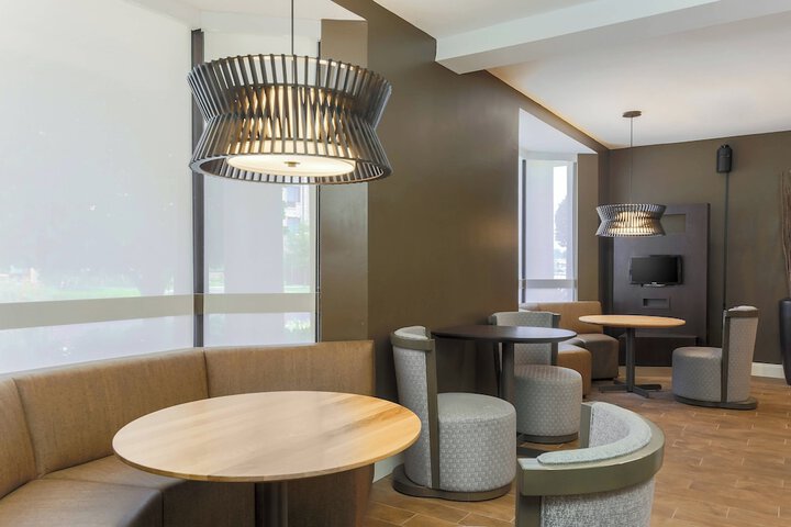 Courtyard by Marriott Monroe Airport
