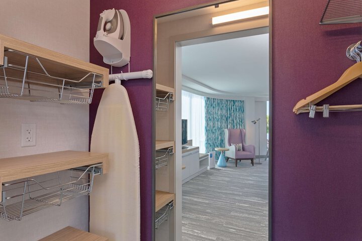 Room 16 of 46