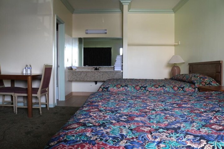 Four Corners motel