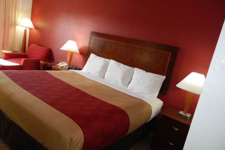 Room 25 of 35