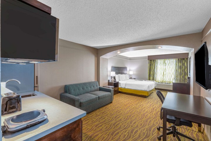 Room 16 of 46