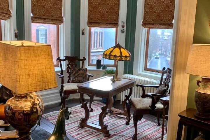 Room 27 of 40