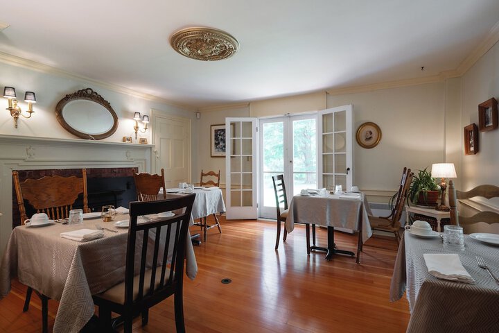 Dining 80 of 97