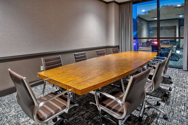 DoubleTree by Hilton Lansing