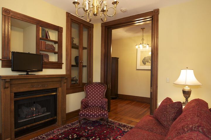 Room 21 of 151