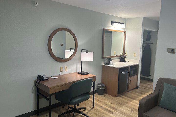 Wingate Suites by Wyndham Mansfield