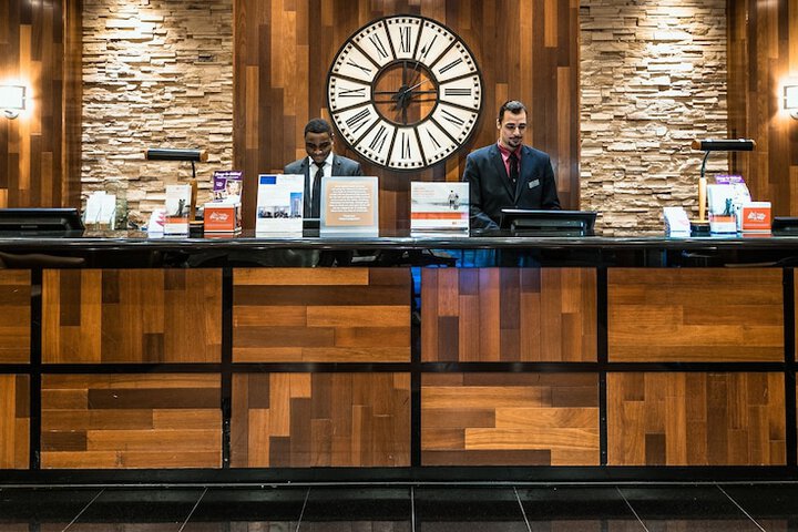 Crowne Plaza Newark Airport by IHG