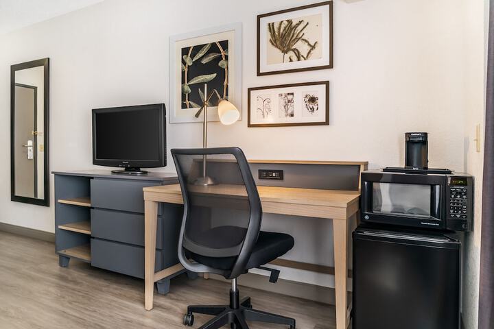 Country Inn & Suites by Radisson Frederick, MD