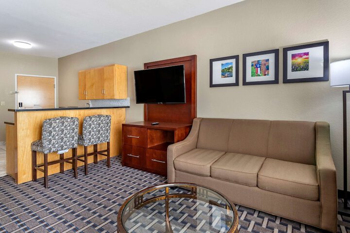 Room 33 of 44