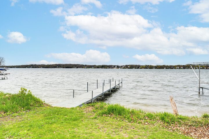 Twin Lakes Cottage: Walk to Elizabeth Lake!