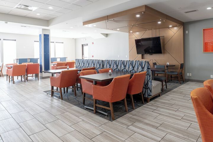 Holiday Inn Express Hotel & Suites ANDERSON NORTH by IHG