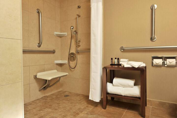Room 30 of 59
